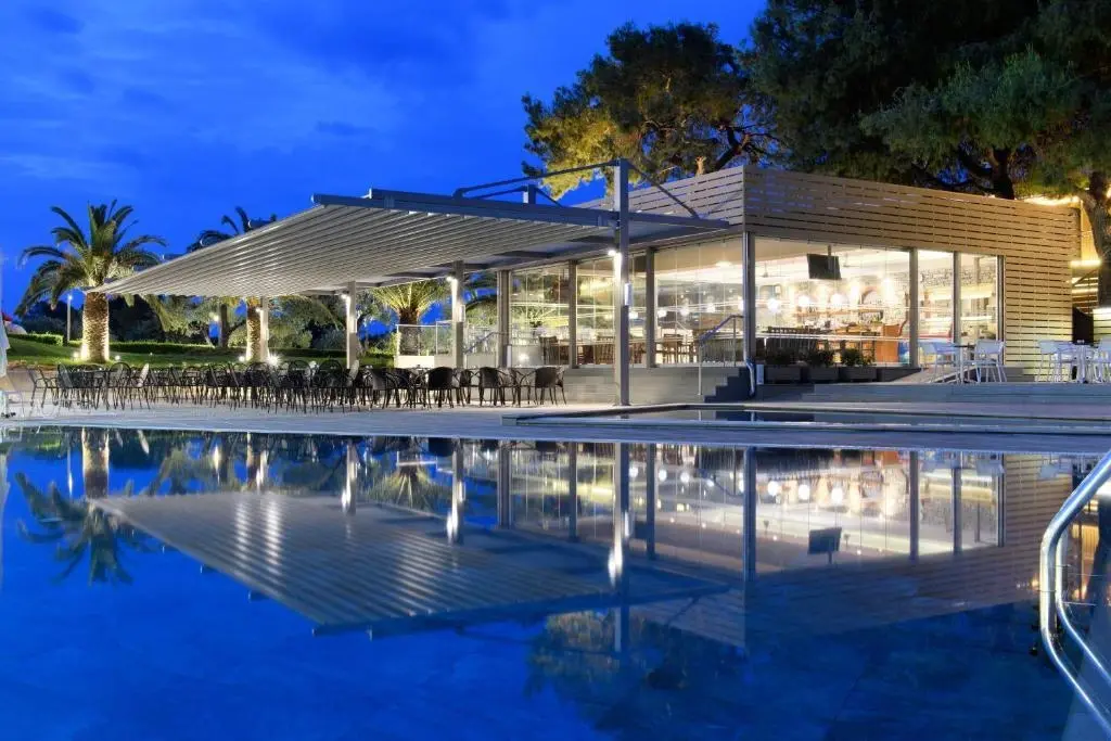 Blue Dolphin Hotel 4★